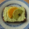 Pomazánka z avokáda namazaná na toastovém chlebu
