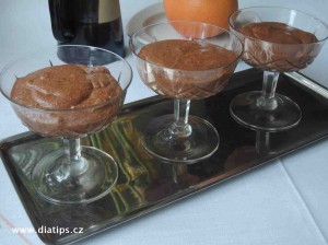 Čokoládová pěna v pohárech