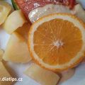 losos na pomeranči na talíři